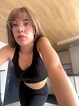 Abbiejohnson online show from December 1, 4:34 pm