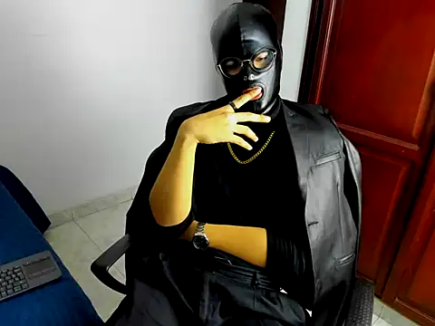 Snapshot of belialcrow666 chatting on November 13, 7:35 pm belialcrow666 online show from November 13, 7:35 pm