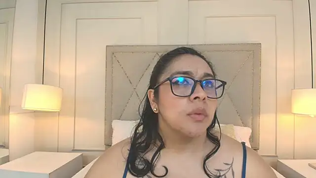Snapshot of ViickyLee chatting on May 9, 2:22 pm ViickyLee online show from May 9, 2:22 pm