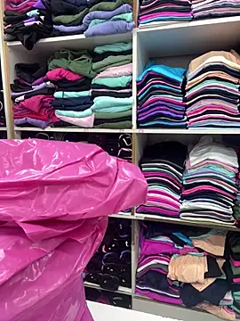 Monahliza online show from December 1, 3:28 pm