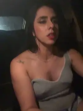 Monahliza online show from December 3, 10:30 pm