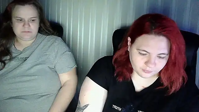 HollyXXEva online show from January 14, 8:14 pm