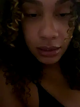 bonecaGigi online show from November 14, 4:38 pm