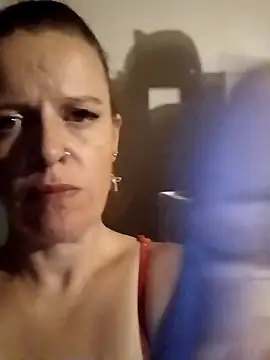 Snapshot of ItIsMeMM143 chatting on November 13, 7:51 am ItIsMeMM143 online show from November 13, 7:51 am