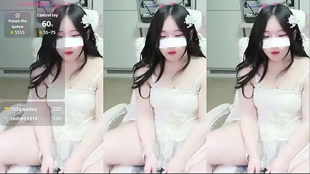 Snapshot of kimhyeona2005 chatting on February 5, 12:10 pm kimhyeona2005 online show from February 5, 12:10 pm