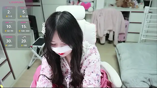 Snapshot of kimhyeona2005 chatting on February 18, 12:12 pm kimhyeona2005 online show from February 18, 12:12 pm