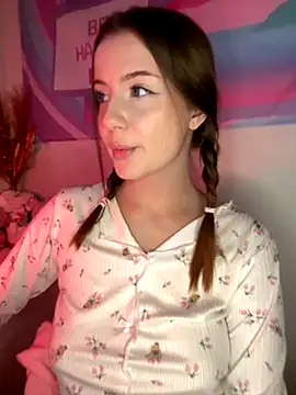 Snapshot of LoKIRAve chatting on November 25, 3:34 pm LoKIRAve online show from November 25, 3:34 pm