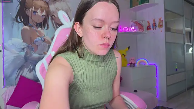 CheekySashaCharm online show from April 17, 12:52 pm