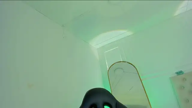 nicolvibes 212 online show from February 28, 8:43 pm