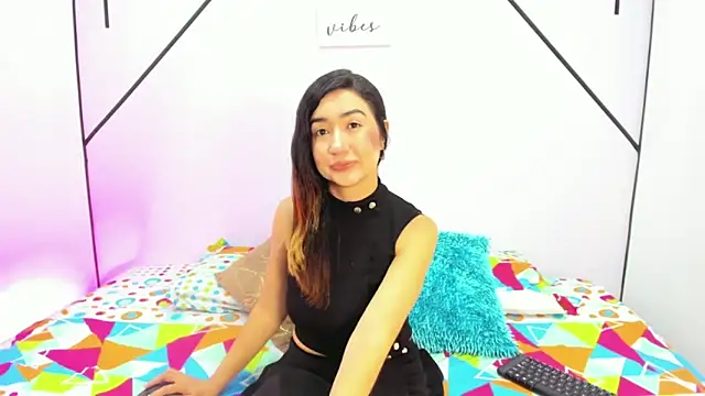 VictoriaRouge  online show from November 19, 1:00 pm