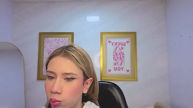 Evy Luxx v online show from April 10, 3:23 am