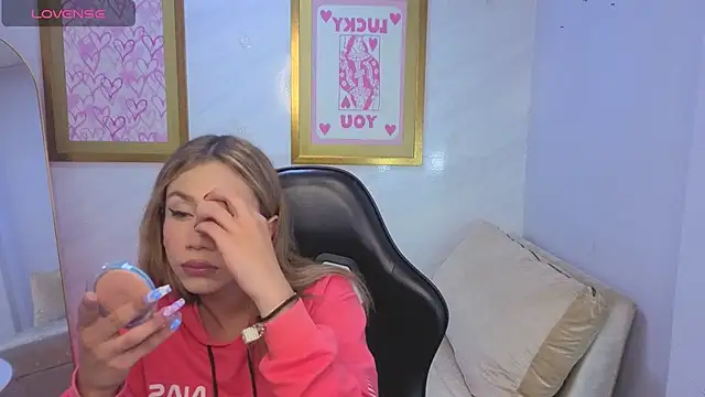 Evy Luxx v online show from April 22, 3:42 am