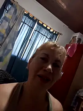 Snapshot of SexyMilf1211 chatting on November 18, 1:37 pm SexyMilf1211 online show from November 18, 1:37 pm