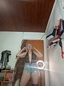 Snapshot of SexyMilf1211 chatting on December 1, 5:18 pm SexyMilf1211 online show from December 1, 5:18 pm