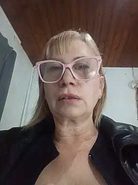 Snapshot of SexyMilf1211 chatting on July 19, 2:54 pm SexyMilf1211 online show from July 19, 2:54 pm