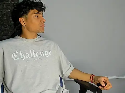 MattFiore online show from January 12, 7:52 pm