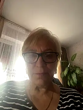 Snapshot of EvaaaSky chatting on November 15, 12:45 pm EvaaaSky online show from November 15, 12:45 pm