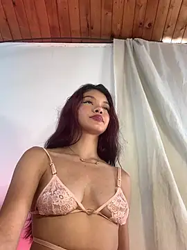 Snapshot of catalinaruiz_ chatting on June 22, 6:38 pm catalinaruiz online show from June 22, 6:38 pm