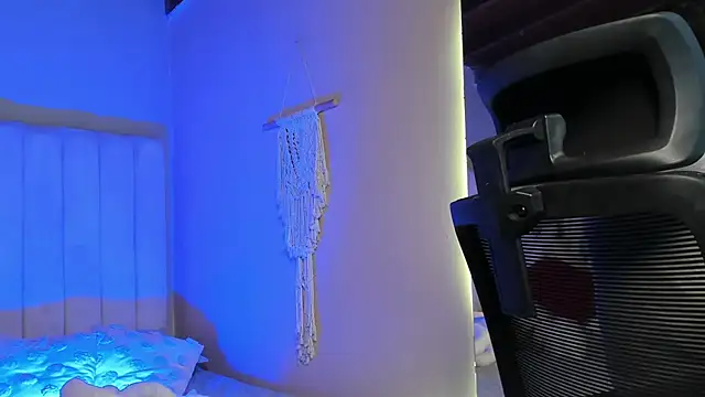 Seab trooy online show from February 19, 7:15 am