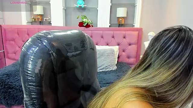 sara deymon  online show from March 6, 10:28 pm