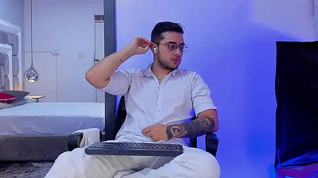 Ethan Greys online show from December 23, 4:21 am