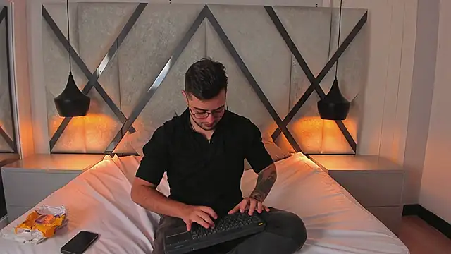 Ethan Greys online show from January 17, 2:05 am