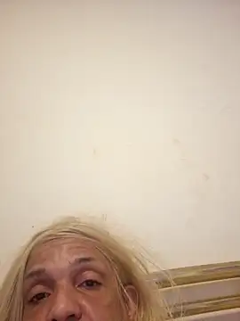 Snapshot of debora3 chatting on February 20, 12:16 pm debora3 online show from February 20, 12:16 pm