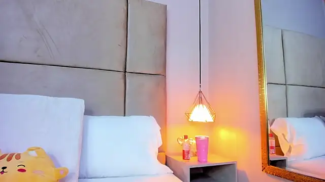 angelaG1 online show from April 23, 8:22 pm