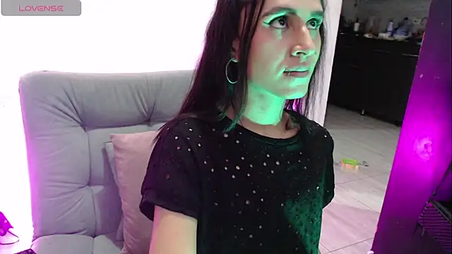 Isabella Hillss online show from February 19, 2:40 am