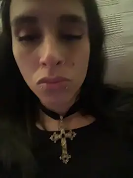 Isabella Hillss online show from May 31, 9:38 pm