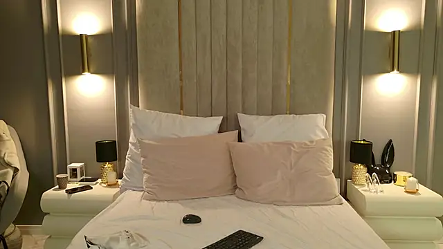 RileyHeaven online show from November 15, 9:32 pm