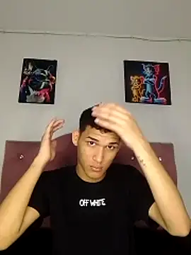 Snapshot of Luigi_cumming1 chatting on November 19, 6:13 am Luigi cumming1 online show from November 19, 6:13 am