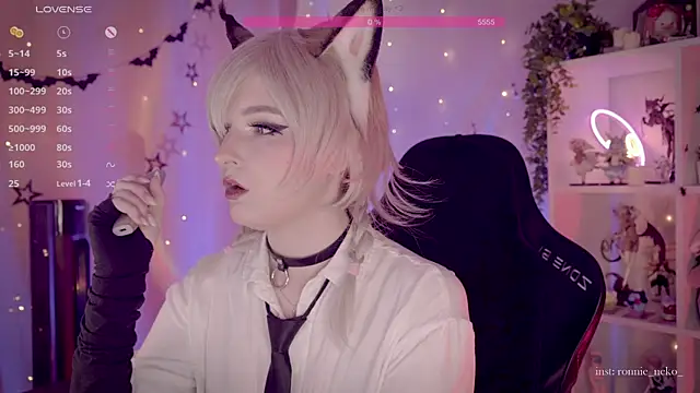 Snapshot of vronnier chatting on November 14, 11:42 am vronnier online show from November 14, 11:42 am