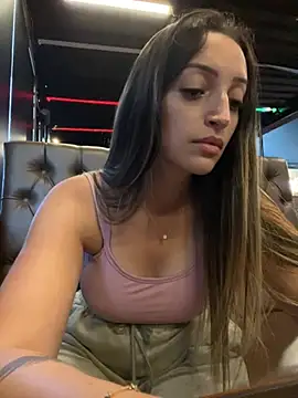 BelleRune online show from April 18, 8:20 pm