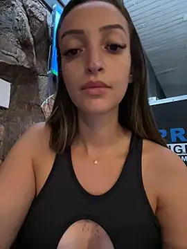 BelleRune online show from April 20, 7:15 pm