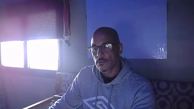 Snapshot of Marck_80 chatting on November 14, 8:57 am Marck 80 online show from November 14, 8:57 am