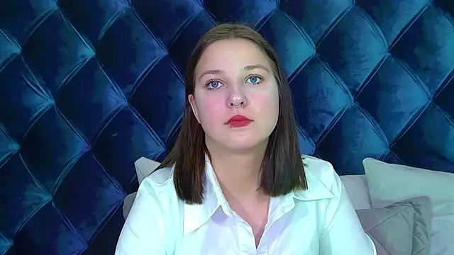 TinnaBurton online show from January 15, 4:00 pm