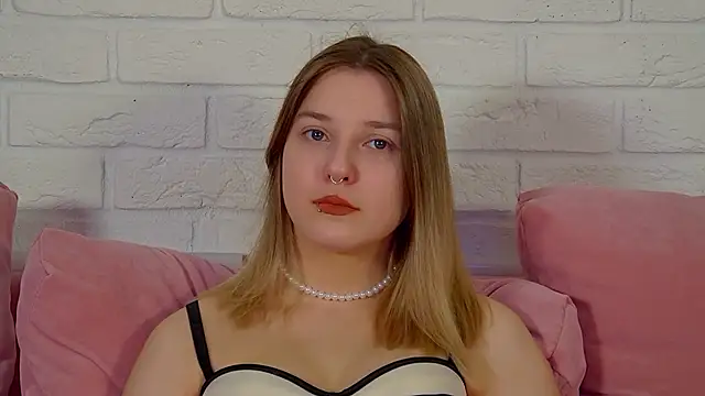 TinnaBurton online show from April 21, 7:06 pm