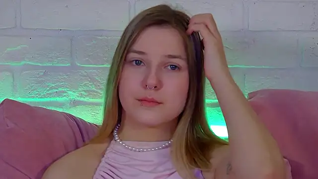 TinnaBurton online show from April 23, 4:20 pm