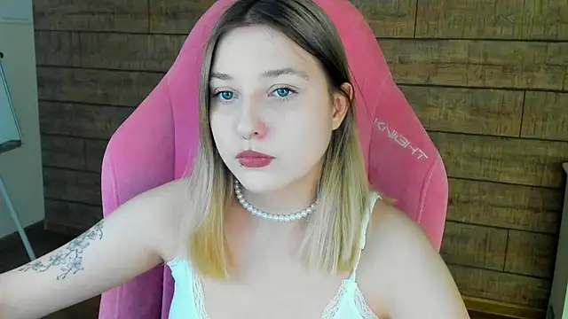 TinnaBurton online show from May 6, 4:23 pm