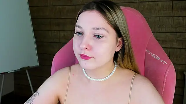 TinnaBurton online show from June 14, 4:20 pm
