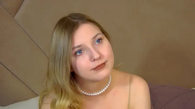 TinnaBurton online show from June 18, 4:22 pm