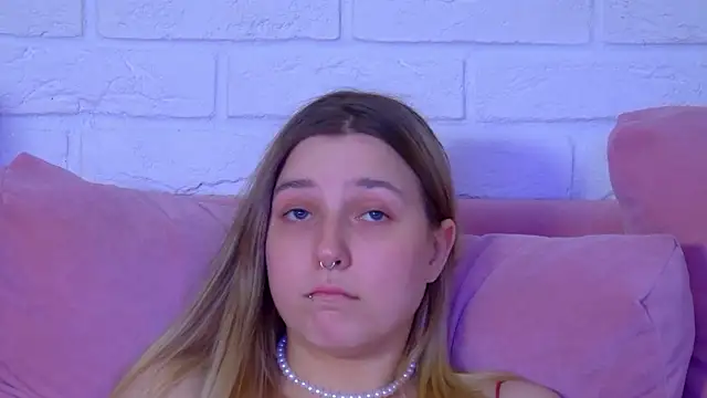 TinnaBurton online show from July 14, 2:05 am