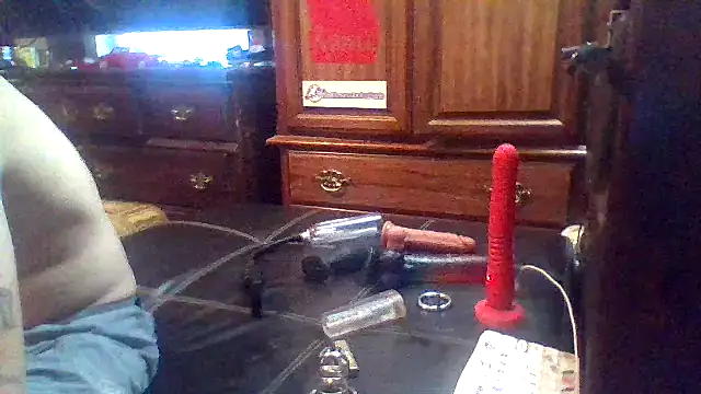 Snapshot of dickencidr chatting on May 13, 10:49 pm dickencidr online show from May 13, 10:49 pm
