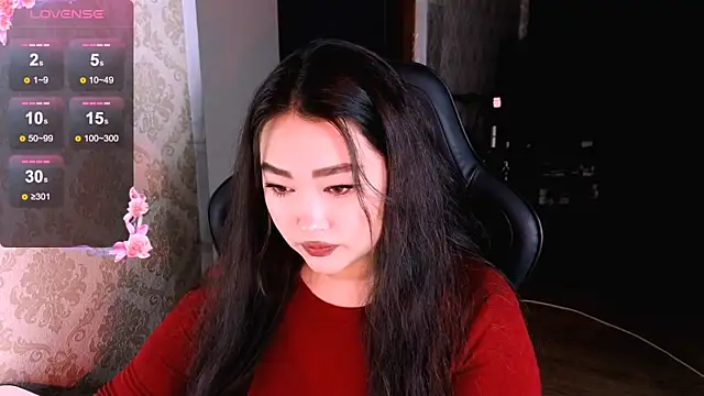 Emma Uilson online show from April 8, 8:20 pm