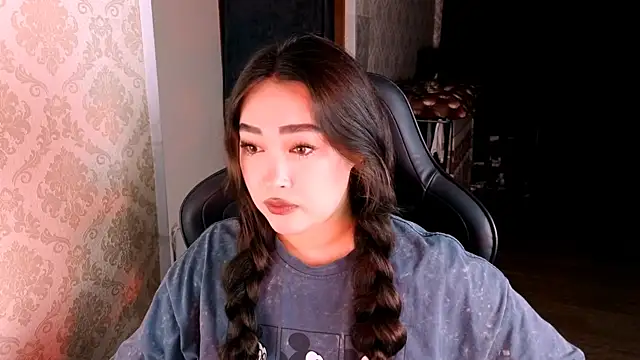 Snapshot of Emma_Uilson chatting on July 28, 3:21 pm Emma Uilson online show from July 28, 3:21 pm