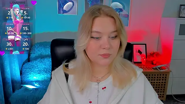 Snapshot of LouiseMous chatting on November 24, 10:20 pm LouiseMous online show from November 24, 10:20 pm