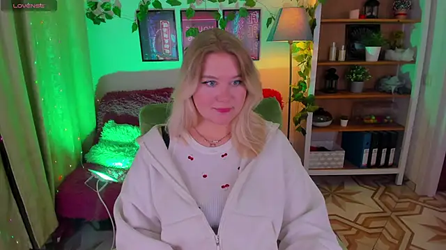 Snapshot of LouiseMous chatting on November 30, 10:36 pm LouiseMous online show from November 30, 10:36 pm