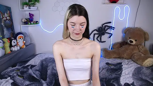 Snapshot of Emmie_shy chatting on July 26, 12:34 pm Emmie shy online show from July 26, 12:34 pm