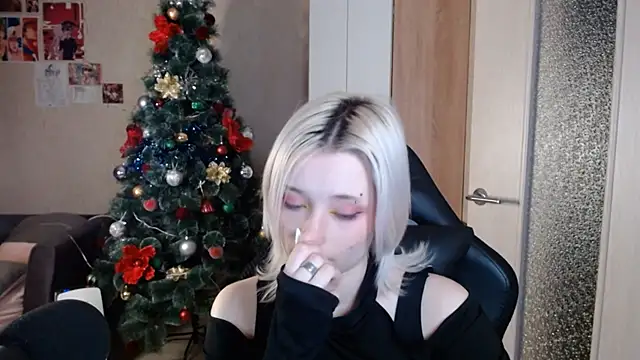 SophiaLur online show from January 8, 4:31 pm